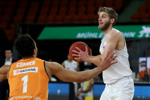 荡的发生率 荡的发生率