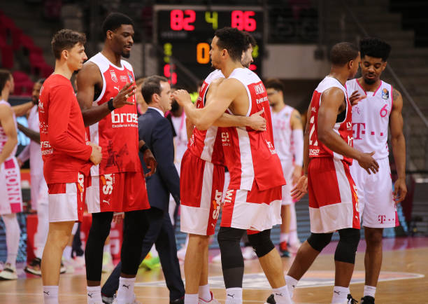 试图通过灵 试图通过灵