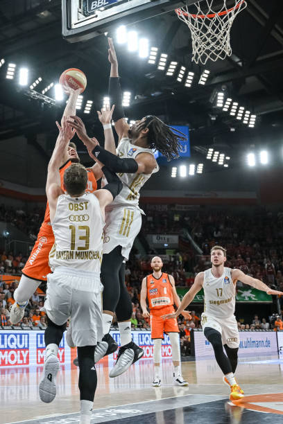 赛的看点埋 赛的看点埋